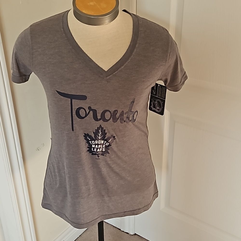 NHL Women's Hockey Logo Toronto Maple Leaf T-Shirt Medium Gray